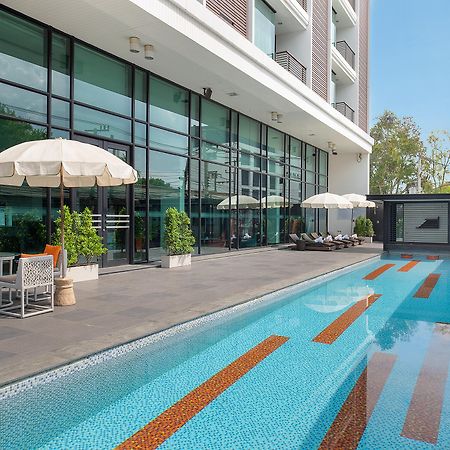 Tsix5 Hotel Pattaya Bagian luar foto