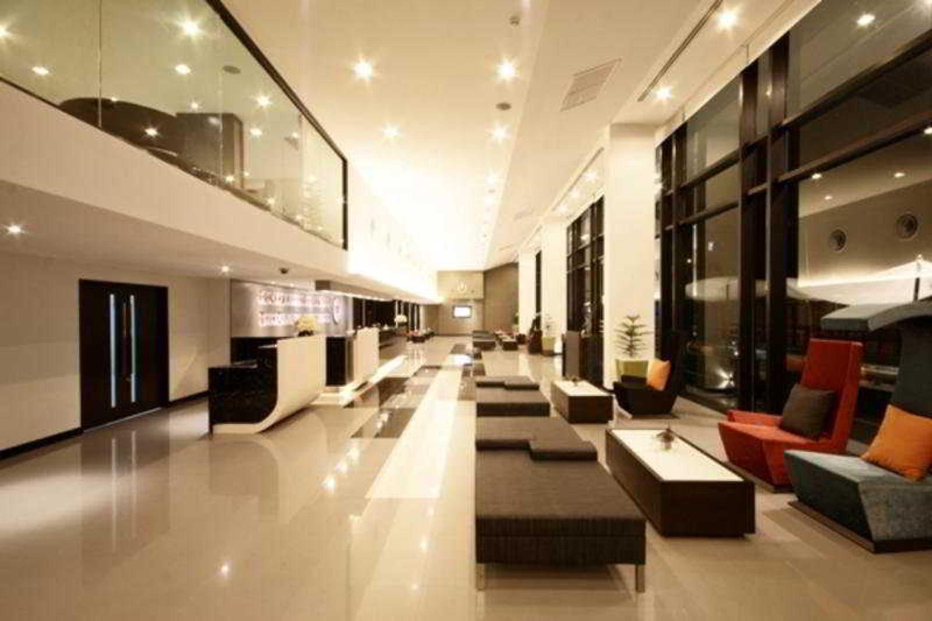 Tsix5 Hotel Pattaya Bagian luar foto