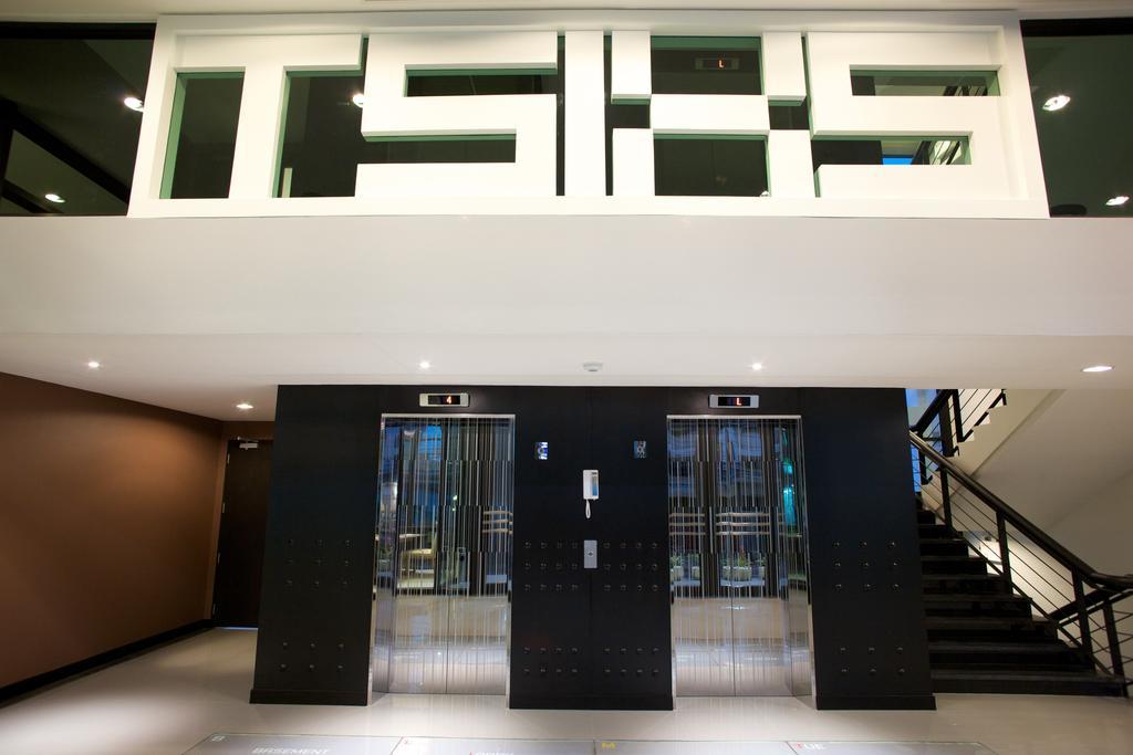 Tsix5 Hotel Pattaya Bagian luar foto