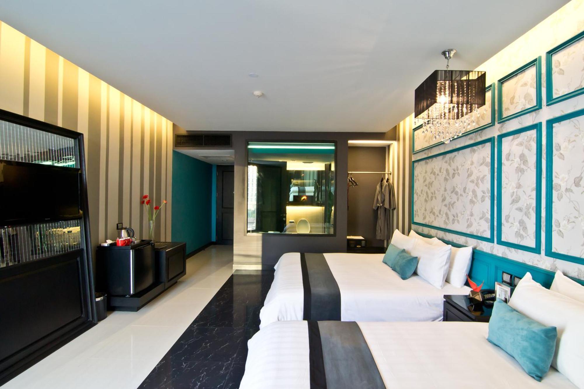 Tsix5 Hotel Pattaya Bagian luar foto