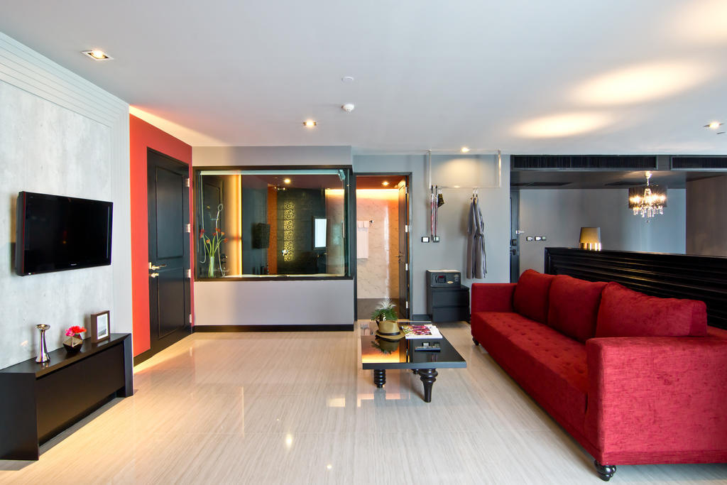 Tsix5 Hotel Pattaya Bagian luar foto